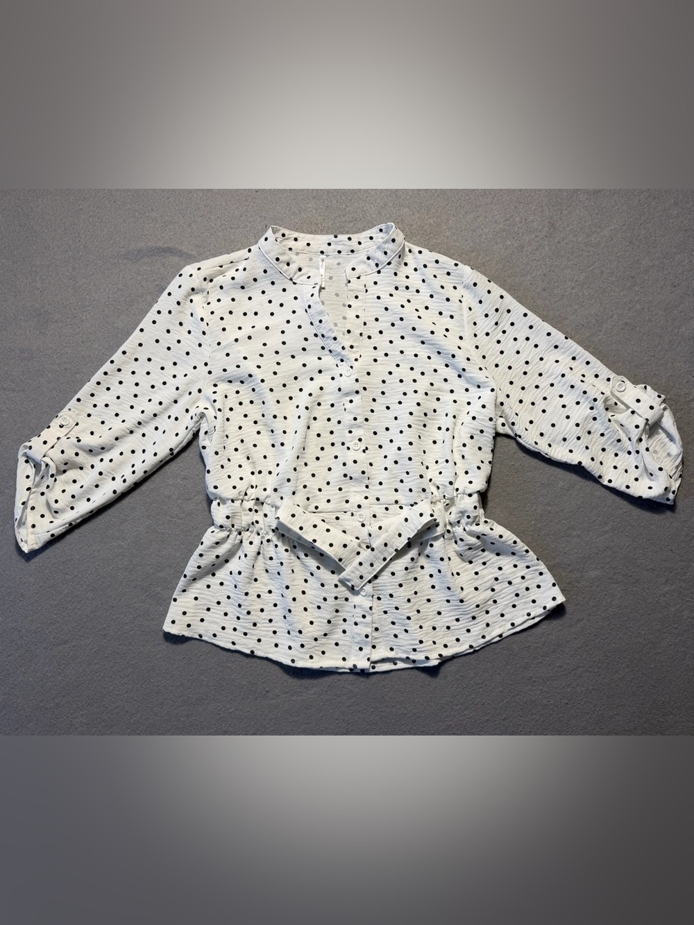 3rd & Malt Women’s Polka Dot Belted Blouse Size M White Black Roll Tab Sleeve - Picture 4 of 7